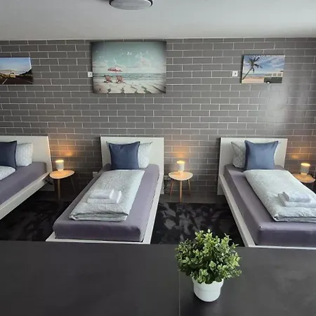 Living Apartment *
